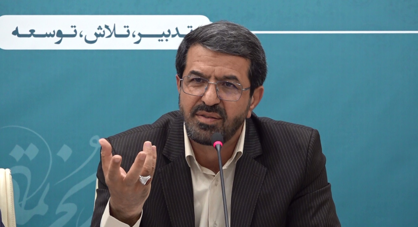 استاندار همدان: مدیری که نمی تواند تصمیم بگیرد مسئولیت را واگذار کند