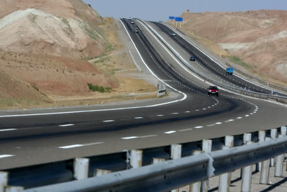 اجرای چهار بانده‌سازی محور همدان- بهار- گل‌تپه- علیصدر